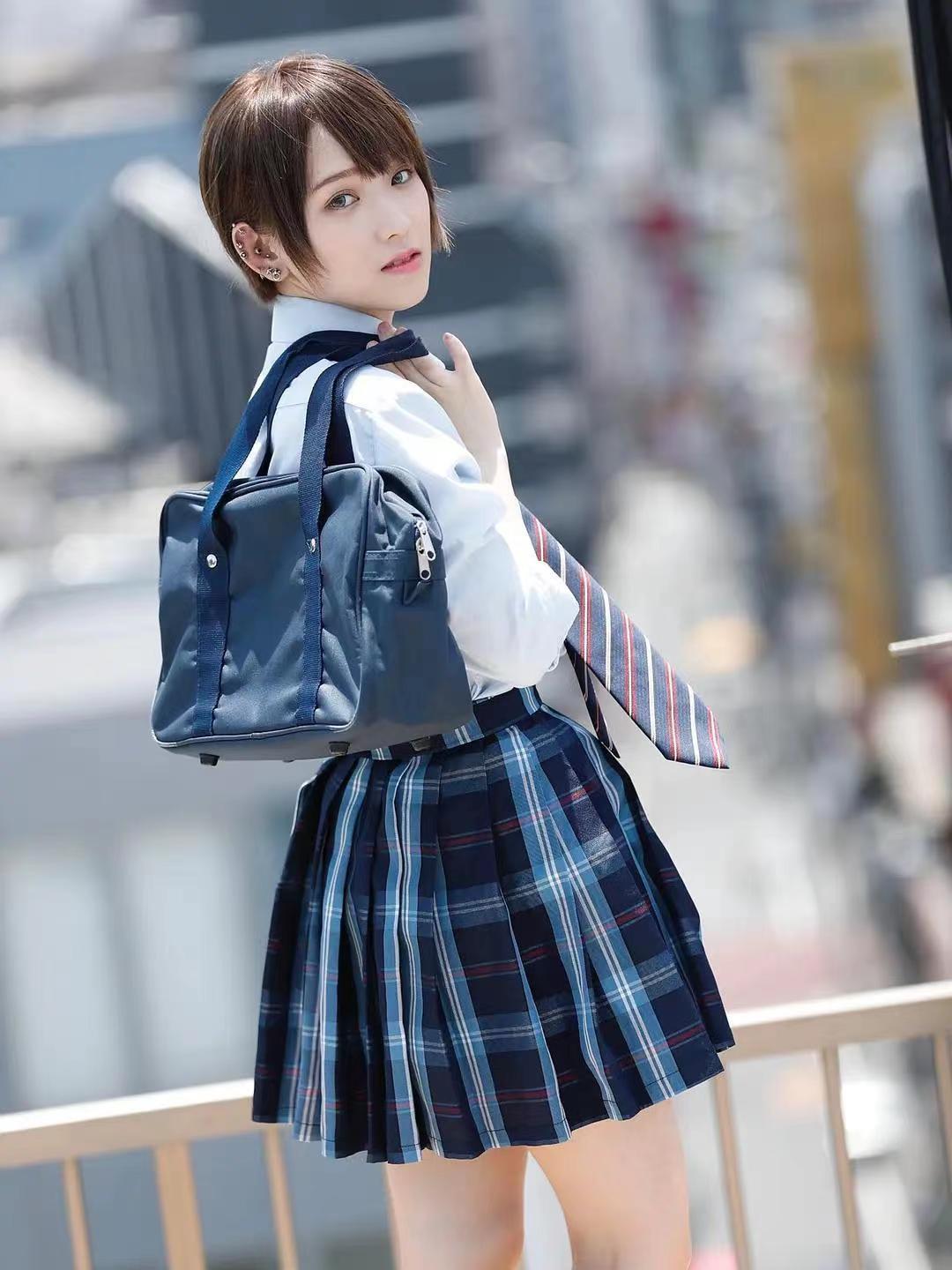 小猪草莓丝瓜深夜释放自己无限次下载-小猪草莓丝瓜深夜释放自己无限次v12.9.4