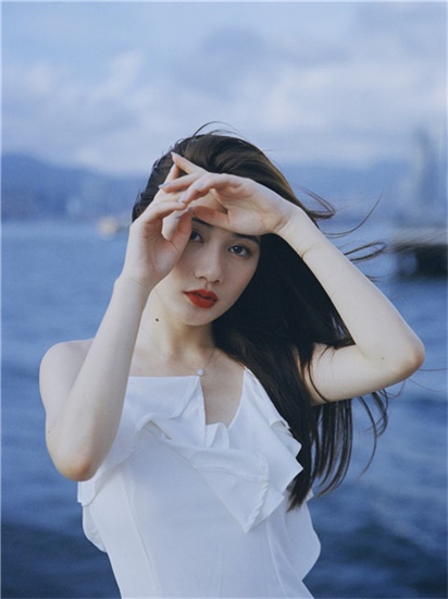 草莓榴莲秋葵鸭脖芭乐草莓黄瓜