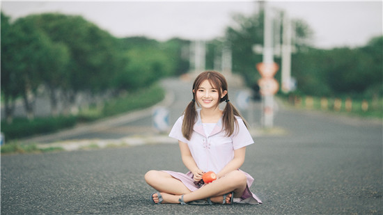 无人在线完整免费高清观看视频操作简单，网友说：太好了！