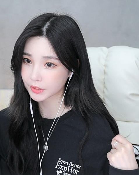 草莓丝瓜榴莲芭乐18岁卍 草莓丝瓜榴莲芭乐18岁卍