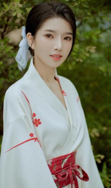 草莓绿巨人丝瓜香蕉黄瓜污