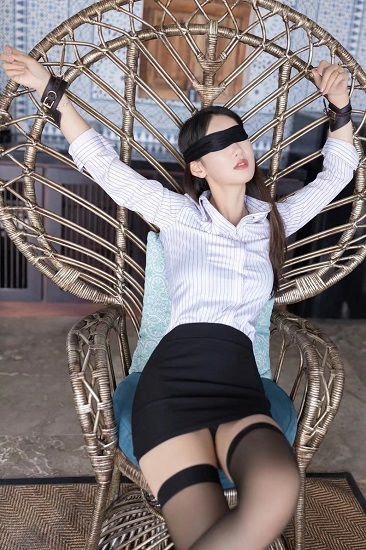 草莓丝瓜香蕉向日葵榴莲18岁污污海量影视资源等你来体验,网友：马上到！