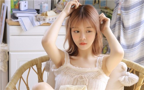 美国伦理眉睫膏3：时尚界的新宠，品质与创新的典范