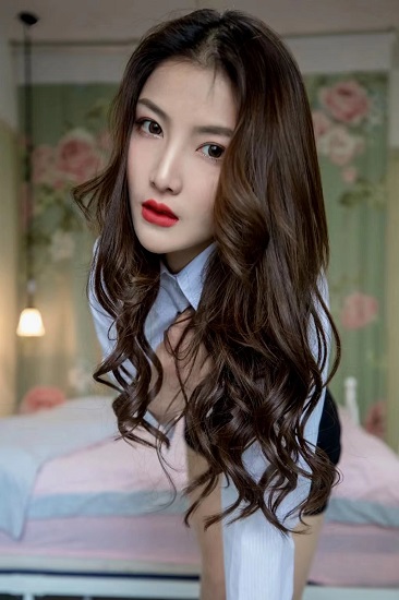 黑寡妇essential：揭开漫威女英雄的神秘面纱