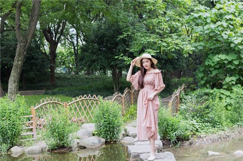 桃花洞口已是溪水潺潺下载-桃花洞口已是溪水潺潺手游免费下载安装