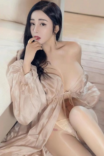 两峰夹小溪地湿又无泥：古诗中的自然美景，现代的心灵寄托！