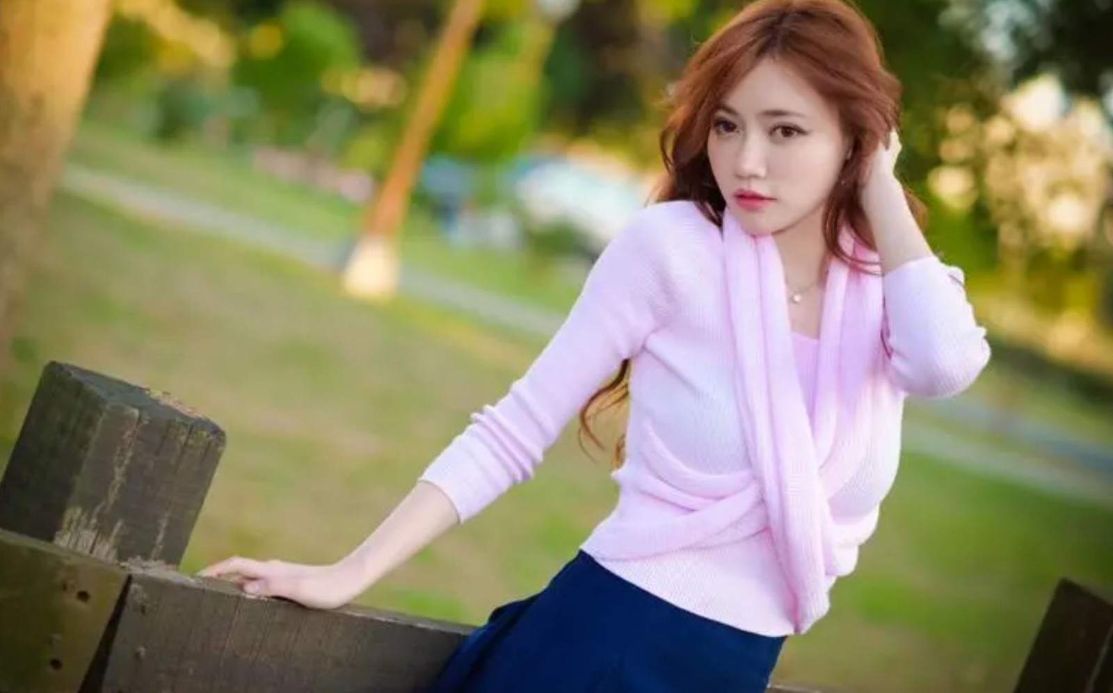 她开始慢迎迎合小心孩子：细腻入微的育儿方式引发网友热烈讨论与共鸣！