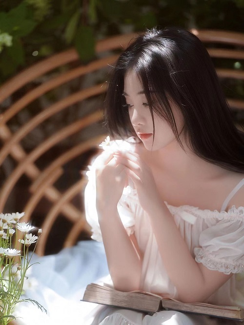 揭秘精華液一區(qū)二區(qū)