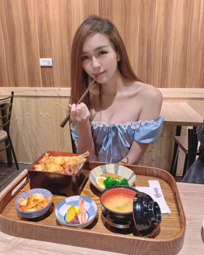 一边下奶一吃敷视频60分钟，是真的吗？专家解析其科学性与实际效果