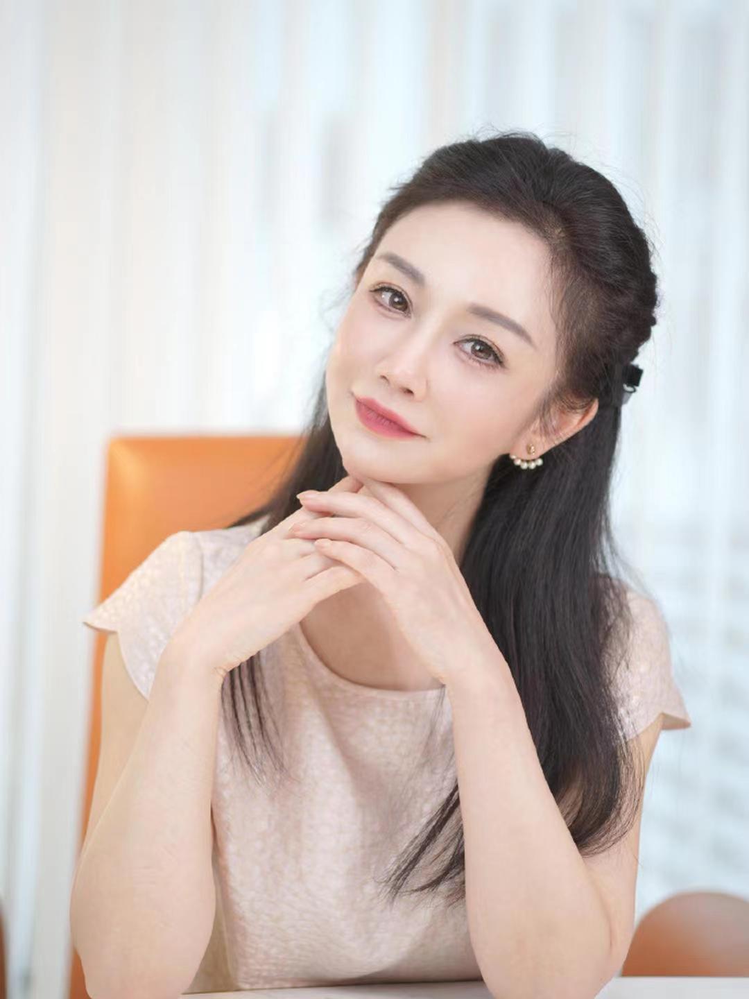 漂亮老师做爰2在线观看：揭示漂亮老师做爰2在线观看的独特魅力！