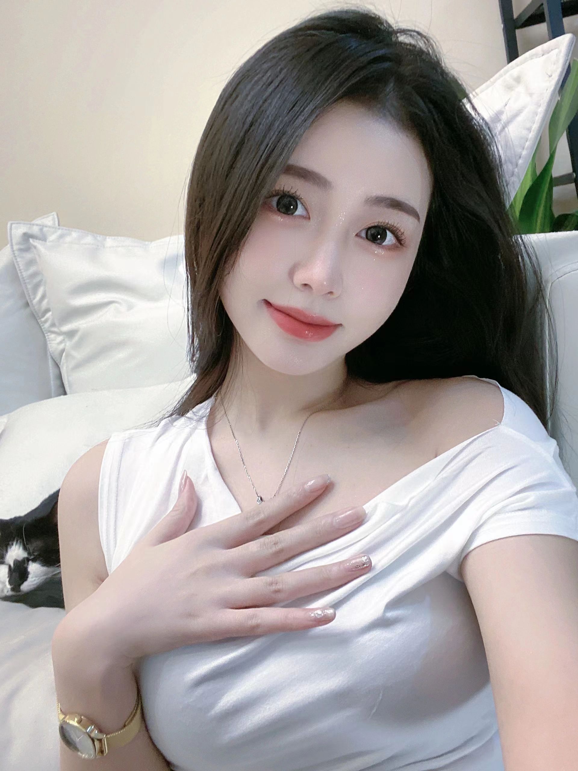 《臭小子姨妈腰快断了第12集》：幽默与温情交织的精彩篇章！