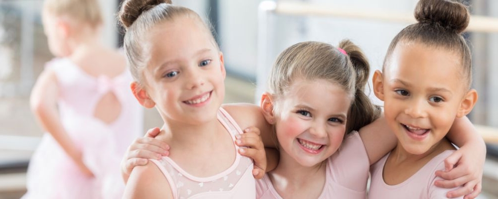 报考警校啥时候做近视手术合适？别让“小眼镜”耽误了你的“藏蓝梦”！