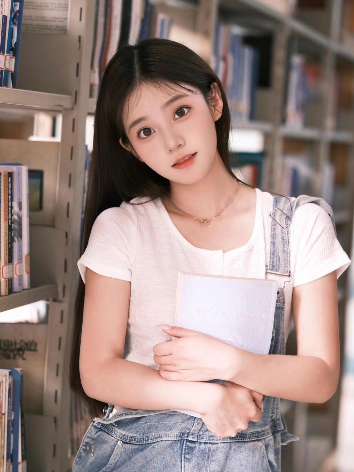 2021精品一卡2卡3卡4卡老狼中文版下载-2021精品一卡2卡3卡4卡老狼中文版 v14.8.3