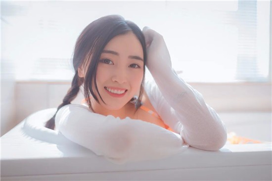 洋巨茎大战中国女留学生-《文化碰撞大冒险：探索与融合的游戏之旅攻略》