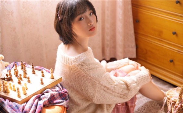 免费观影新选择：《草莓西瓜樱桃香蕉直播视频免费版》引领短视频潮流