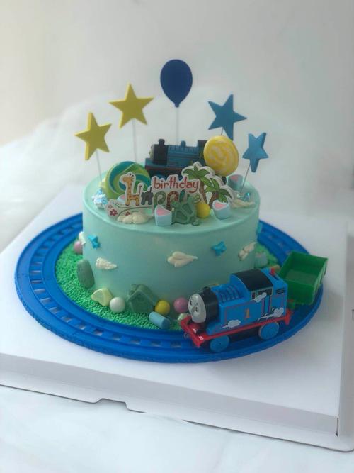 托马斯小火车运水果(托马斯小火车生日蛋糕水果)