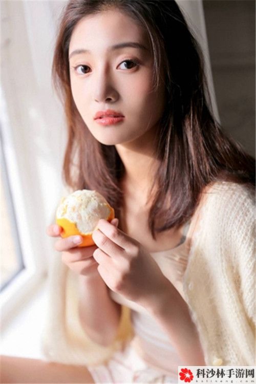 蜜丝婷大草莓和小草莓对比联合新版樱花？网友：多来点儿！