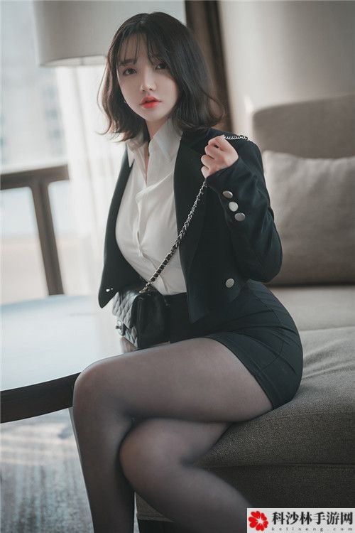 小洞需要大肉肠：探讨美食与生活的奥秘