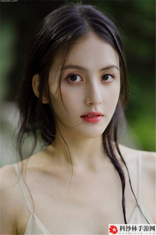 暴躁老阿姨CSGO技巧如同一本神秘的书籍，网友：用心去阅读