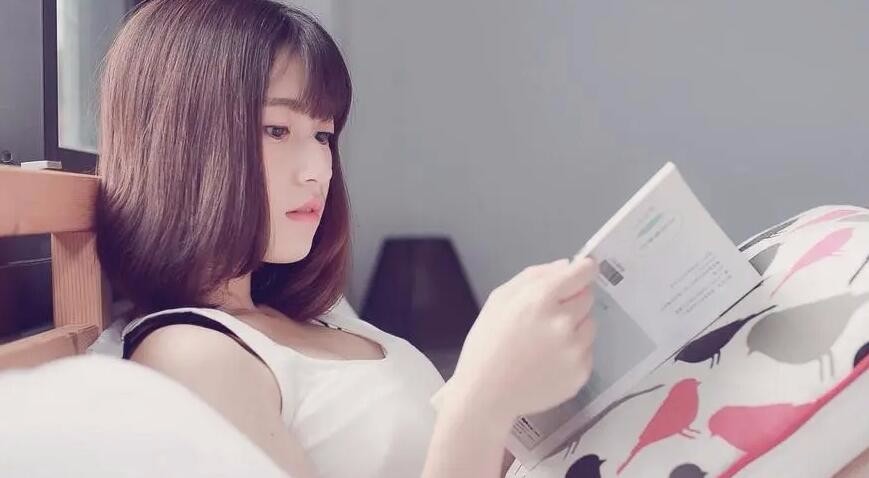 年轻夫妻把小孩哄睡后开监控下载-年轻夫妻把小孩哄睡后开监控手游免费下载安装