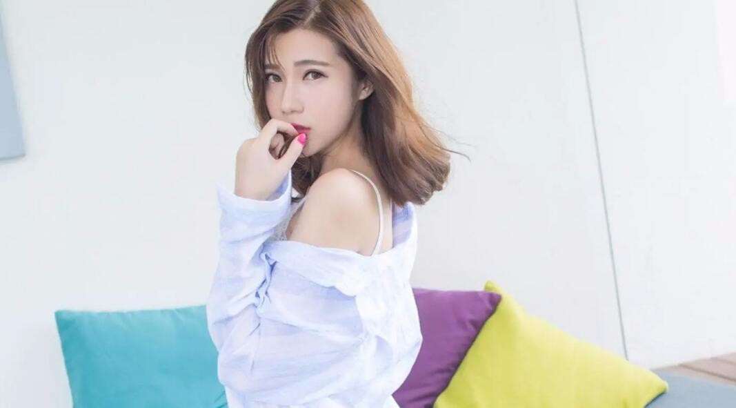 年轻夫妻把小孩哄睡后开监控下载-年轻夫妻把小孩哄睡后开监控手游免费下载安装