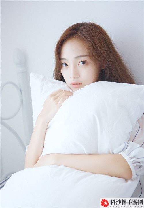 男生女生一起嗟嗟嗟很痛真人：探讨性别平等与情感表达