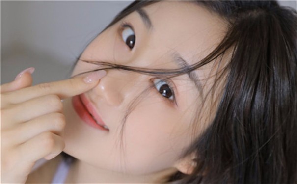 水蜜桃881118传媒公司：丰富直播节目，打造个性化观影体验