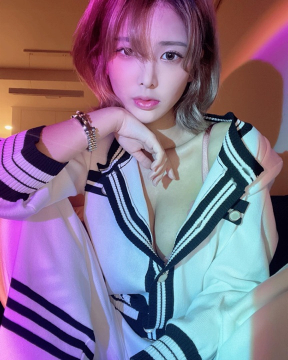 秋葵茄子丝瓜绿巨人污破解版：无障碍畅玩，尽享游戏乐趣与特色内容！