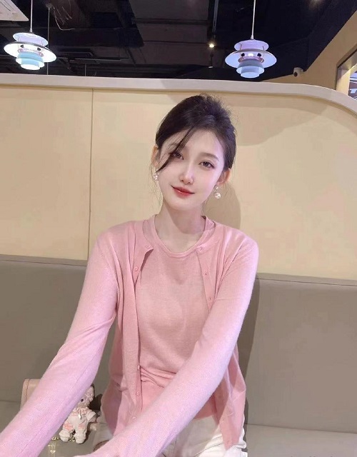 无人区免费高清版观看友热议：在遥远的荒原中寻找未知的惊喜与刺激！