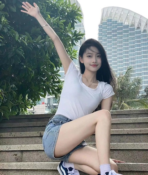 《大狗锁住女人狗的视频大全》百度热搜攻略：萌宠互动背后的温情与思考！