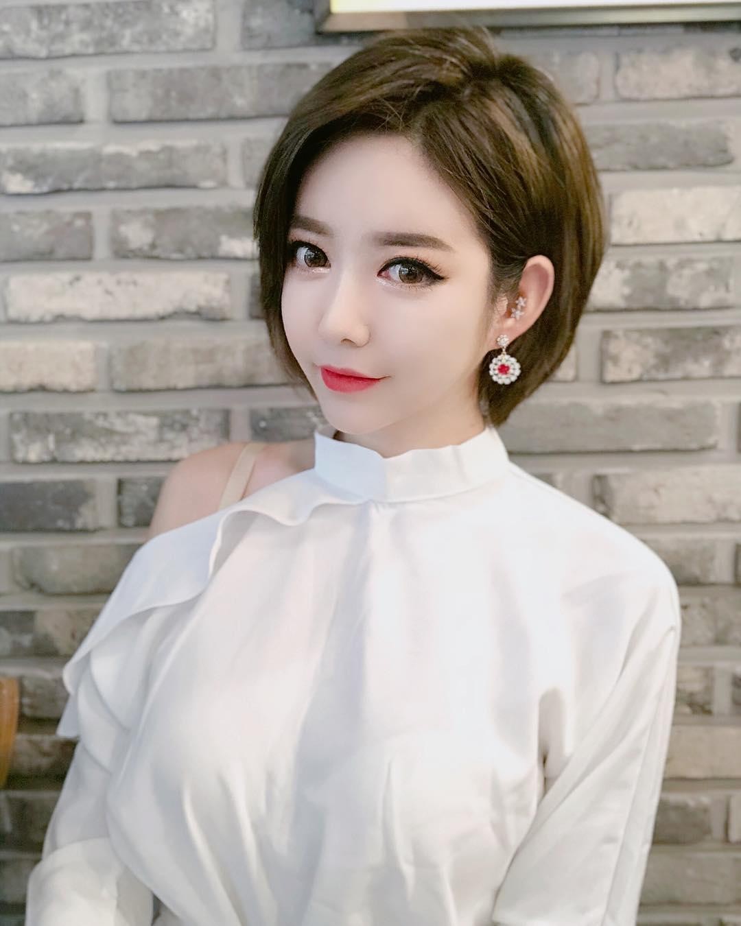 妈妈用嘴巴帮我消火视频：这难道是“母爱的特殊魔法”，还是“最暖的应急处理”？